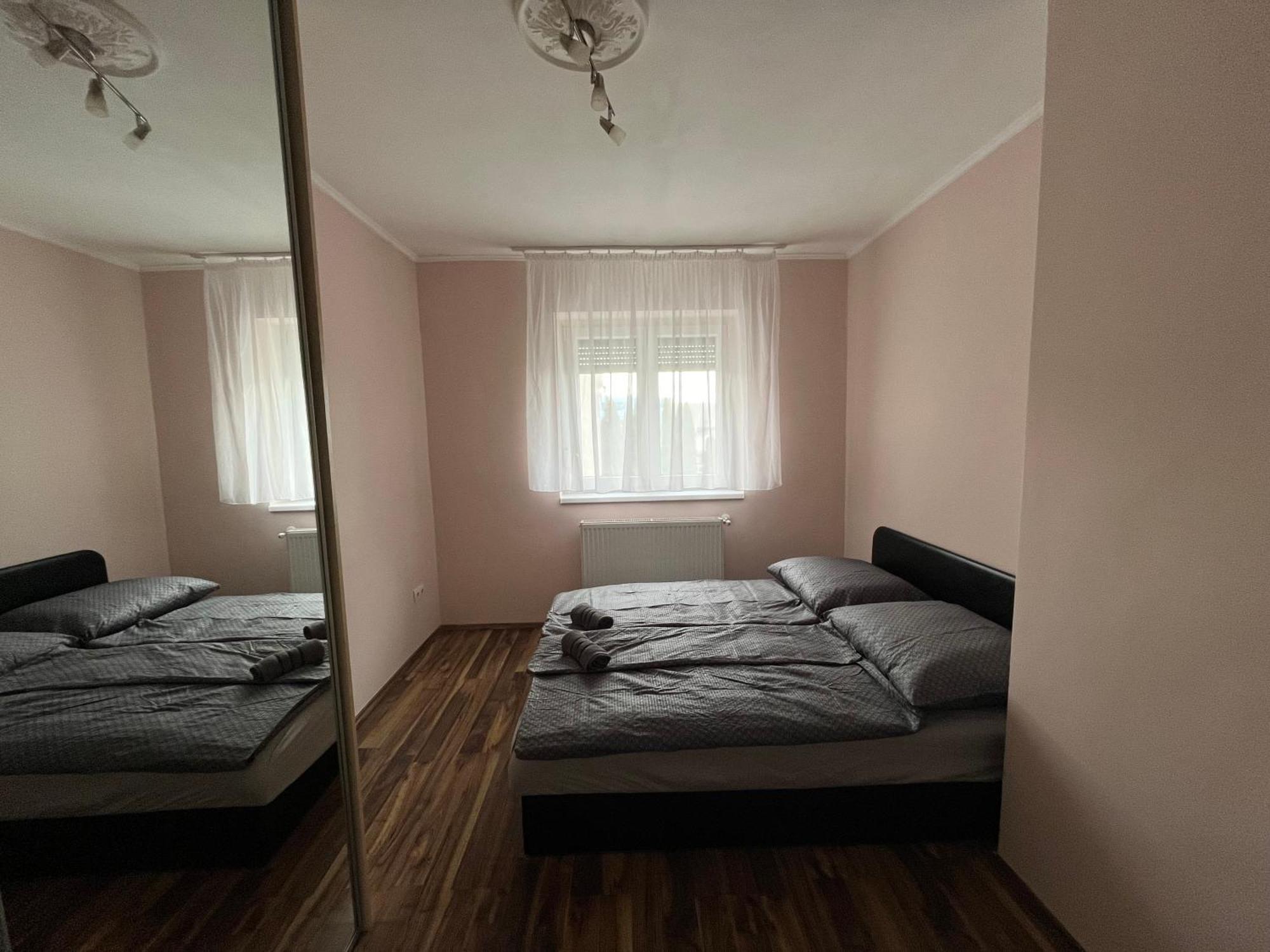 Ferienwohnung Moonlight Győr Exterior foto